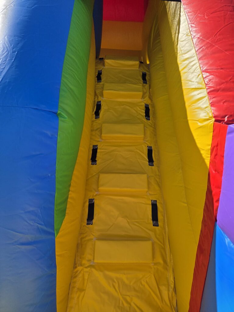 Hüpfburg Treppe 768x1024